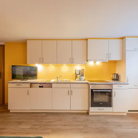 Appartement Flat With Sep Entrance *